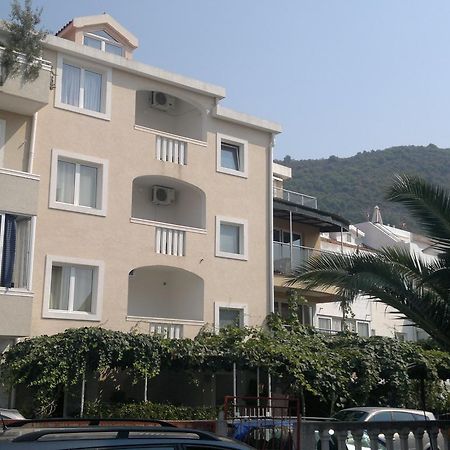 Hibiscus Guest House Budva Bagian luar foto