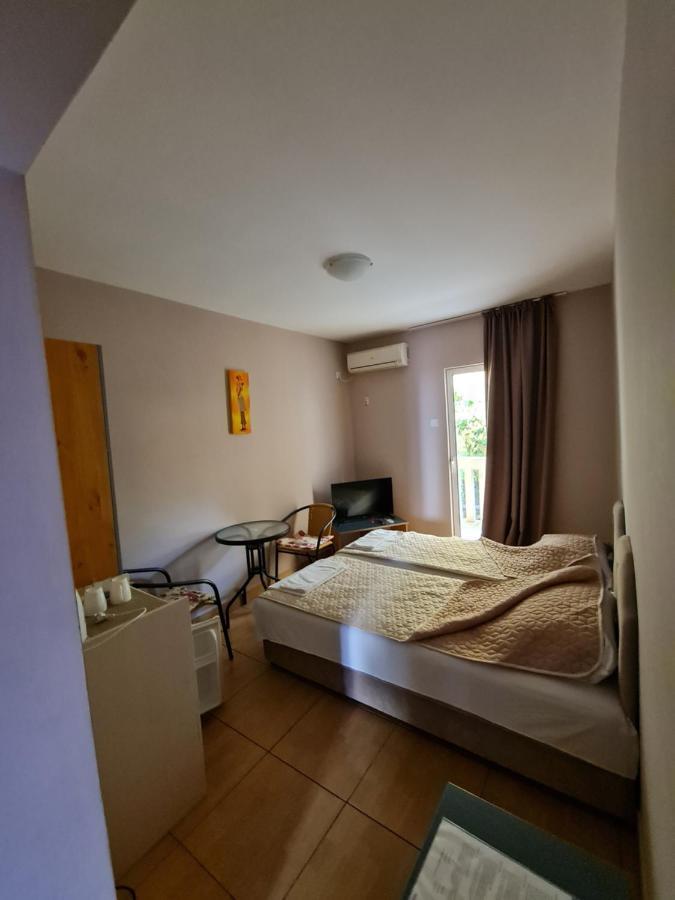 Hibiscus Guest House Budva Bagian luar foto