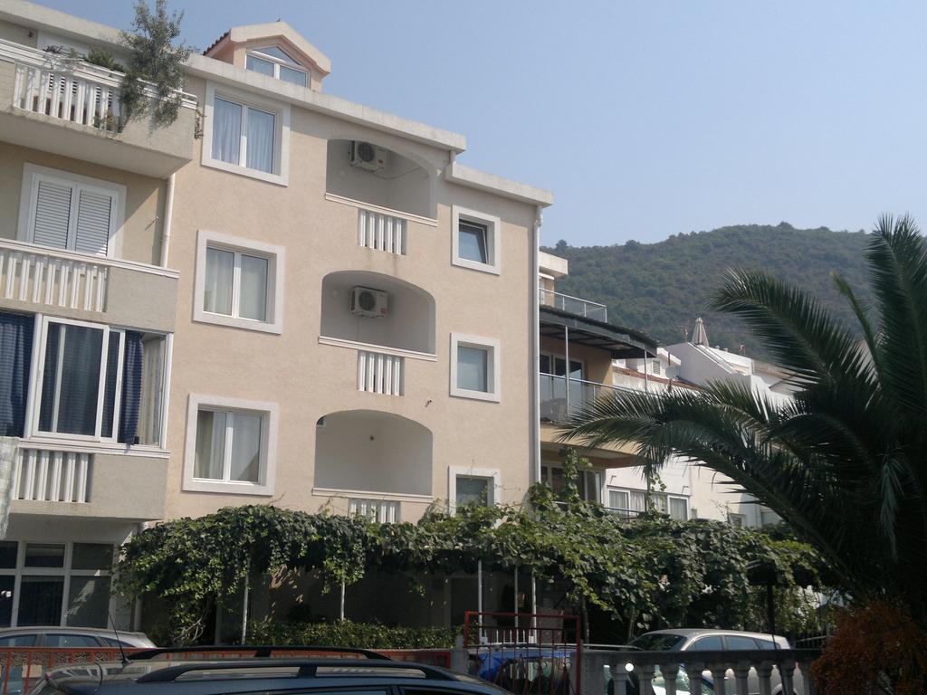 Hibiscus Guest House Budva Bagian luar foto